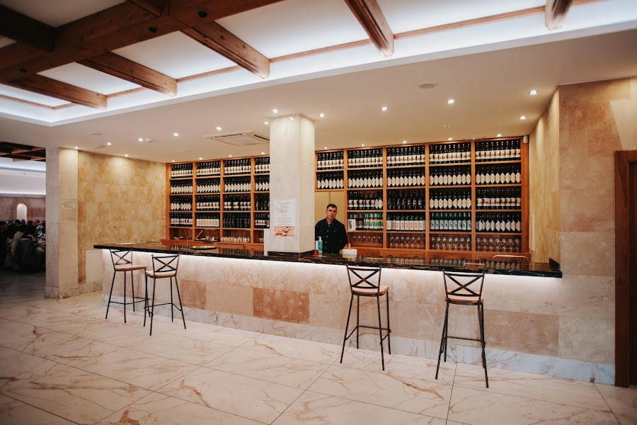 Bodega y viñedos Divina Proporción S.L.