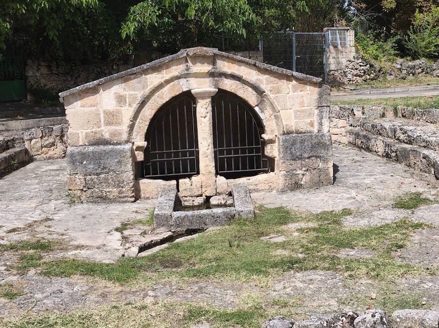 Fuente Románica