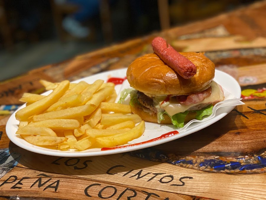 Teleclub de Becerril del Carpio (comida latina)